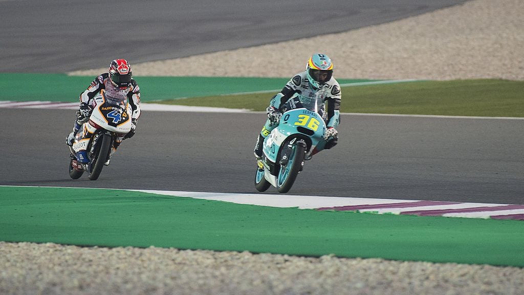 Patrik Pulkkinen ja Joan Mir. Arkistokuva Qatarin GP:n harjoituksista.