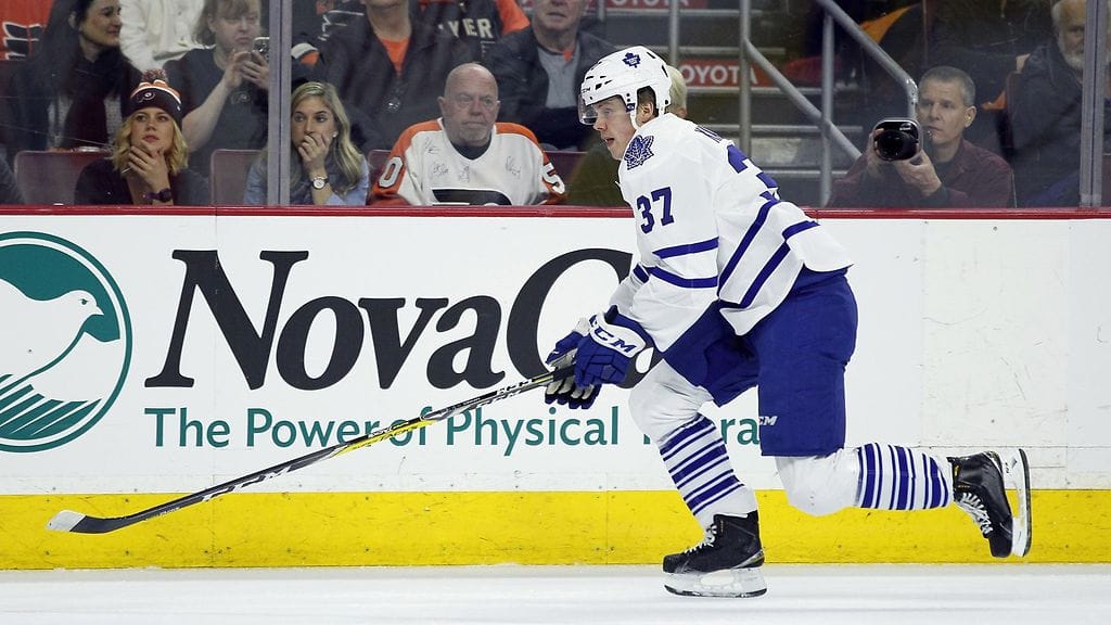 Kasperi Kapanen Maple Leafsin paidassa NHL:ssä.