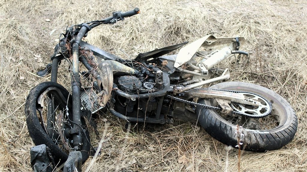 15-vuotiaan käyttämä mopo syttyi kolarissa palamaan.