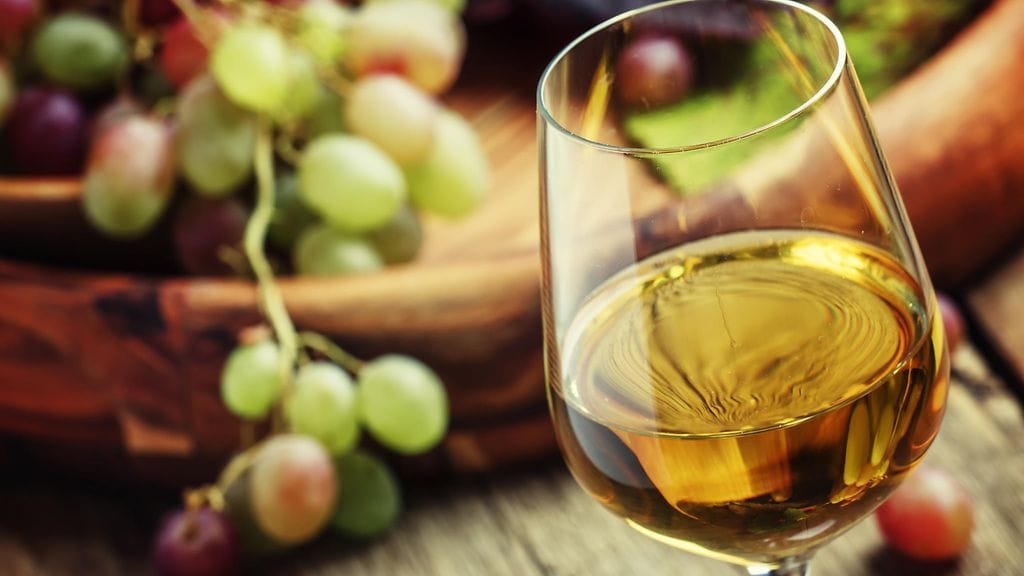 Lasillinen viiniä päivittäin voi itseasiassa auttaa painonhallinnassa.