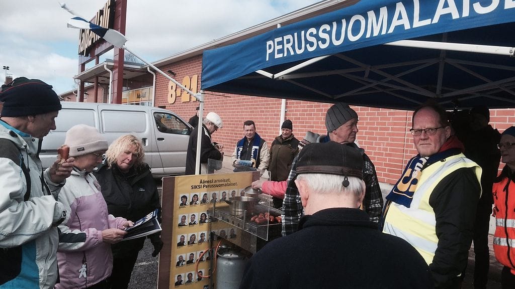 makkaraa kaustisilla perussuomalaiset