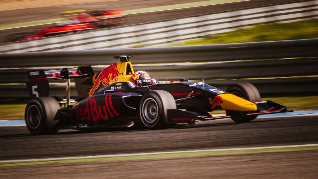 Niko Kari GP3-autossa.