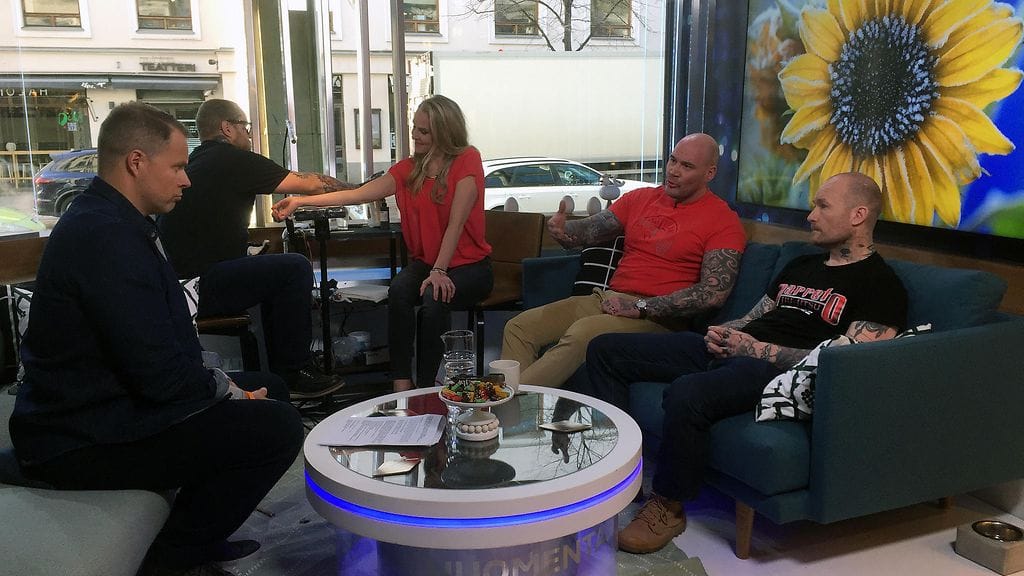 Joanna Kuvaja tatuointi Huomenta Suomessa 29.3.2017 2