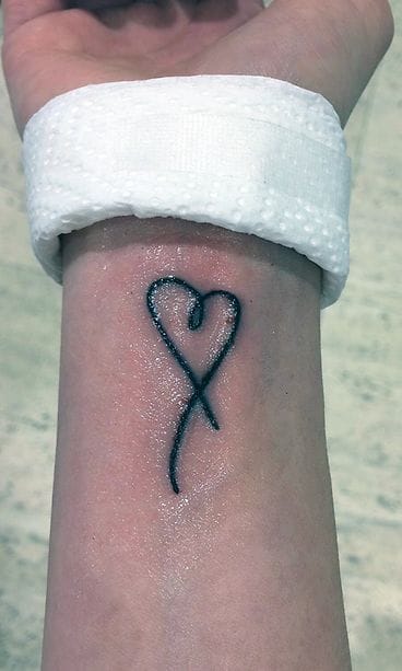 Joanna Kuvaja tatuointi Huomenta Suomessa 29.3.2017 3