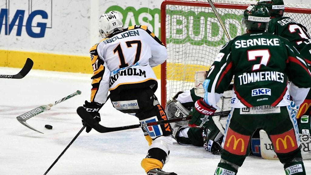 Maalivahti Johan Gustafssonin mailanheitto suututti semifinaaleista pudonneen Skellefteån fanit.