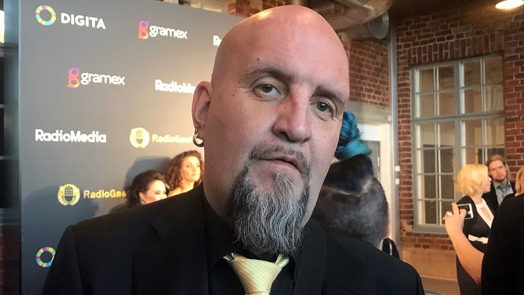 Ile Jokinen kuvattuna Radiogaalassa 31. maaliskuuta 2017, hetkeä ennen pyörtymistään.