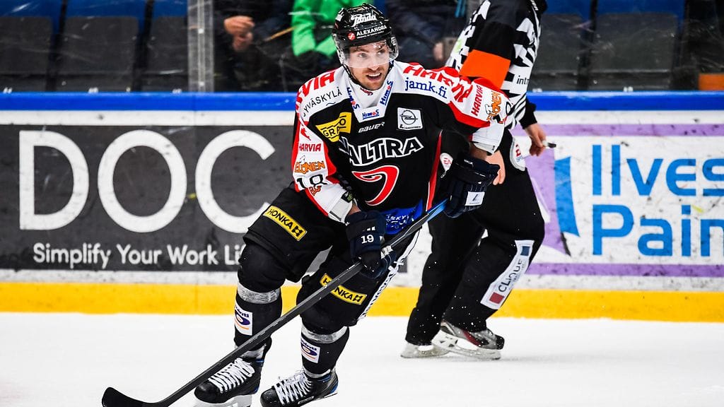 Michel Miklik on JYPin tehomies.