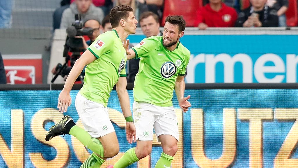 Mario Gomez (vas.) oli hurjalla pelipäällä sunnuntaina.