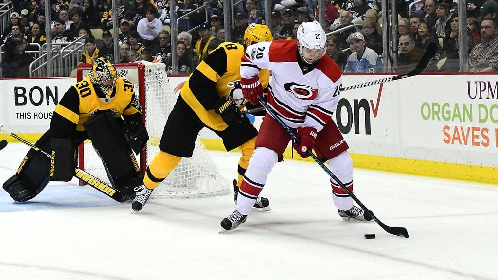 Sebastian Aho nappasi kauden syöttöpisteen numero 25.