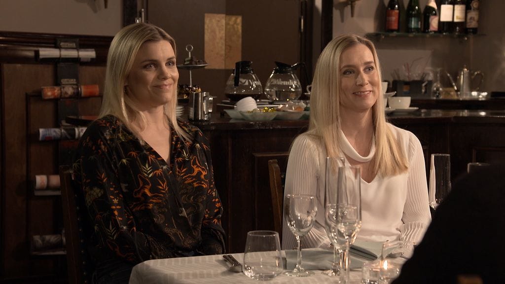 3178 04 camilla monica