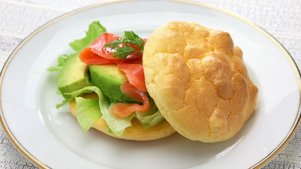 Pilvileivässä ei ole yhtään hiilihydraatteja.