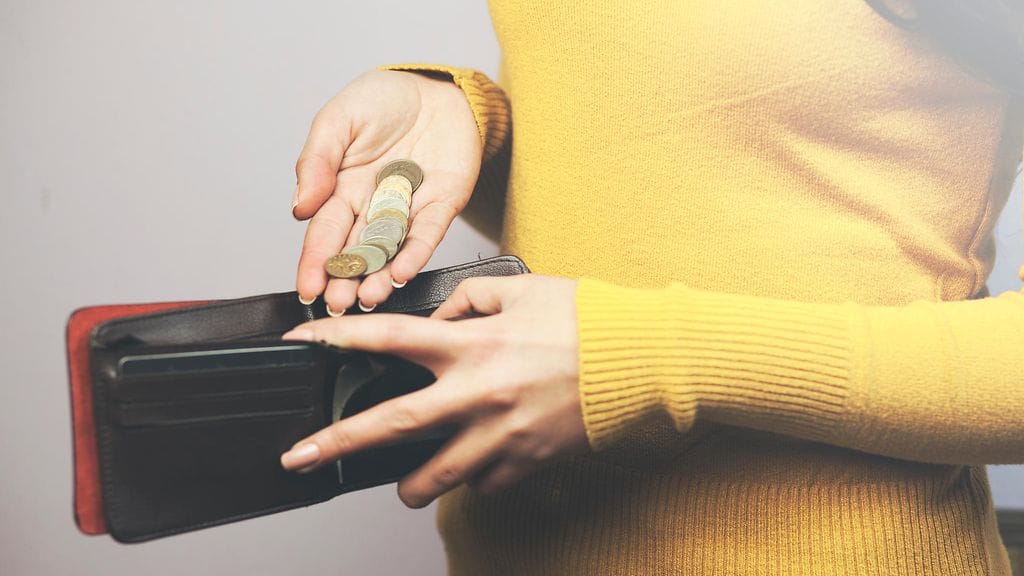 Kodin laatikoissa, laukkujen pohjilla ja erinäisissä muissa piiloissa viihtyy runsaasti rahaa!