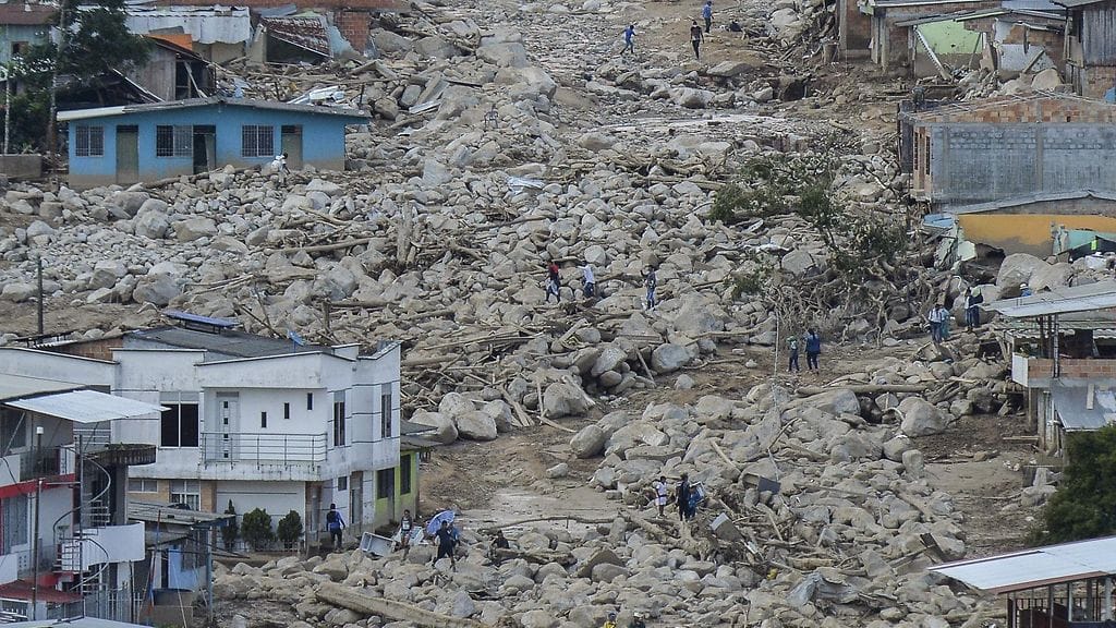 Rankkasateiden aiheuttamat maanvyörymät johtivat mittaviin tuhoihin Mocoassa, Kolumbiassa 3. huhtikuuta 2017.