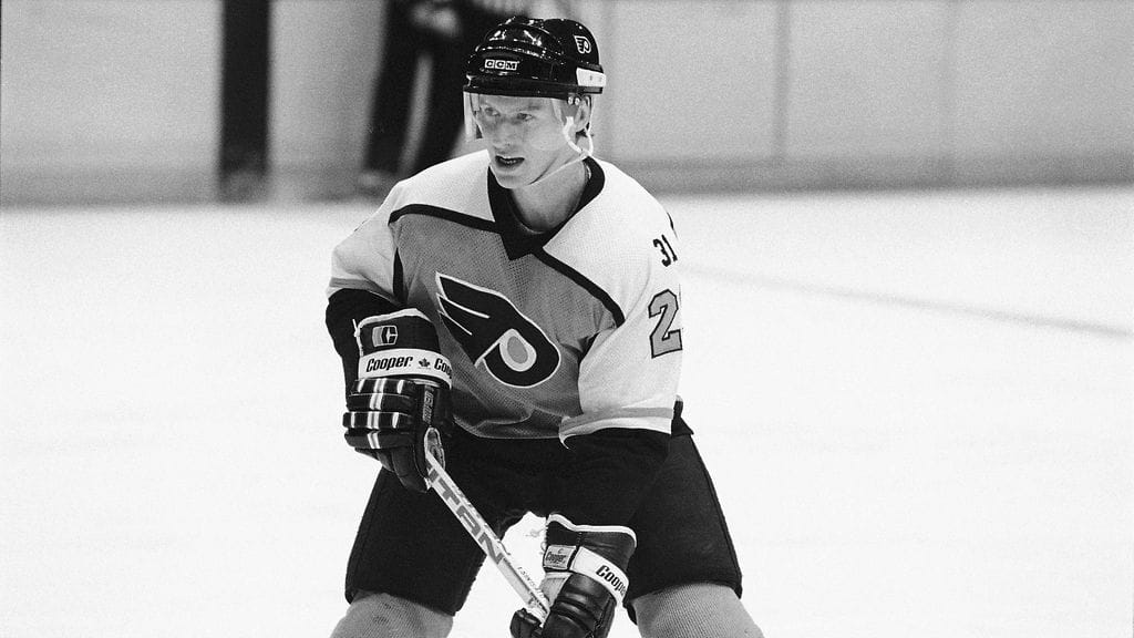 Ilkka Sinisalo Philadelphia Flyersin paidassa.