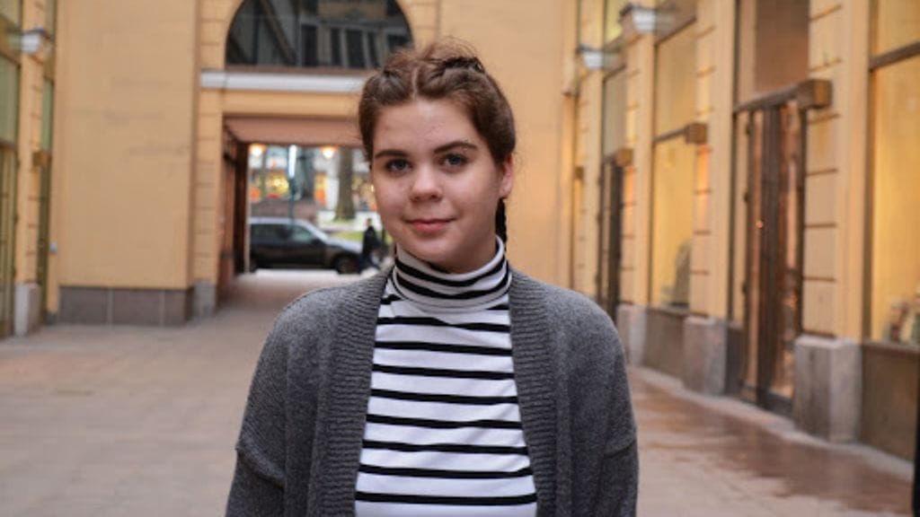 Jenni Mattila sai potkua opinnoilleen Omaura-luokalta. Kuva: Eveliina Pyykkö.