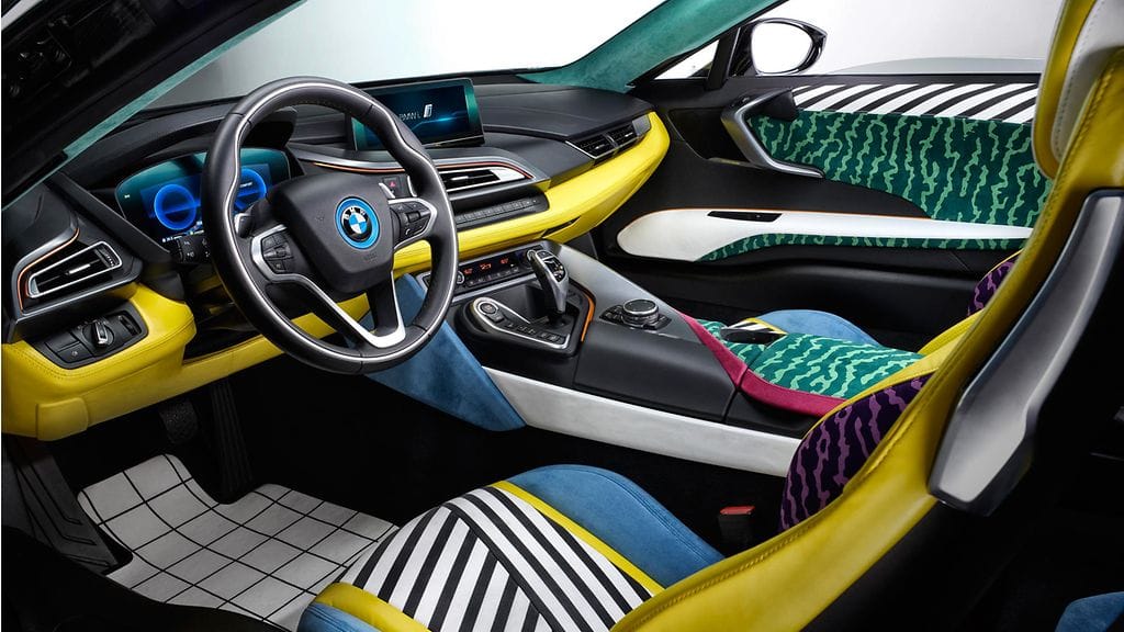 Tämä auto voi aiheuttaa matkapahoinvointia.