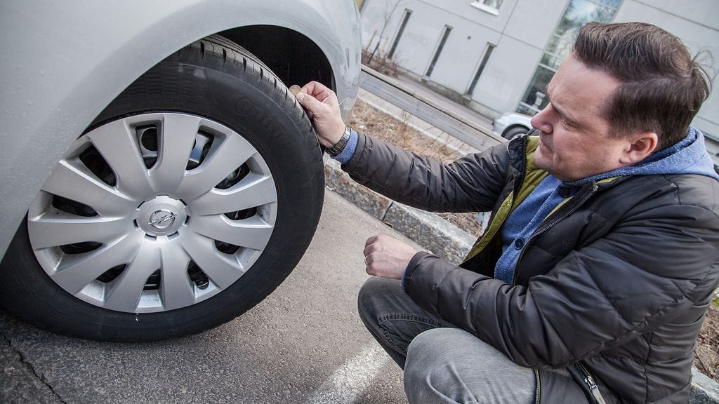 Renkaan urasyvyyden olisi hyvä olla vähintään neljä millimetriä. Lain määrittelemä raja on kuitenkin 1,6 milliä.