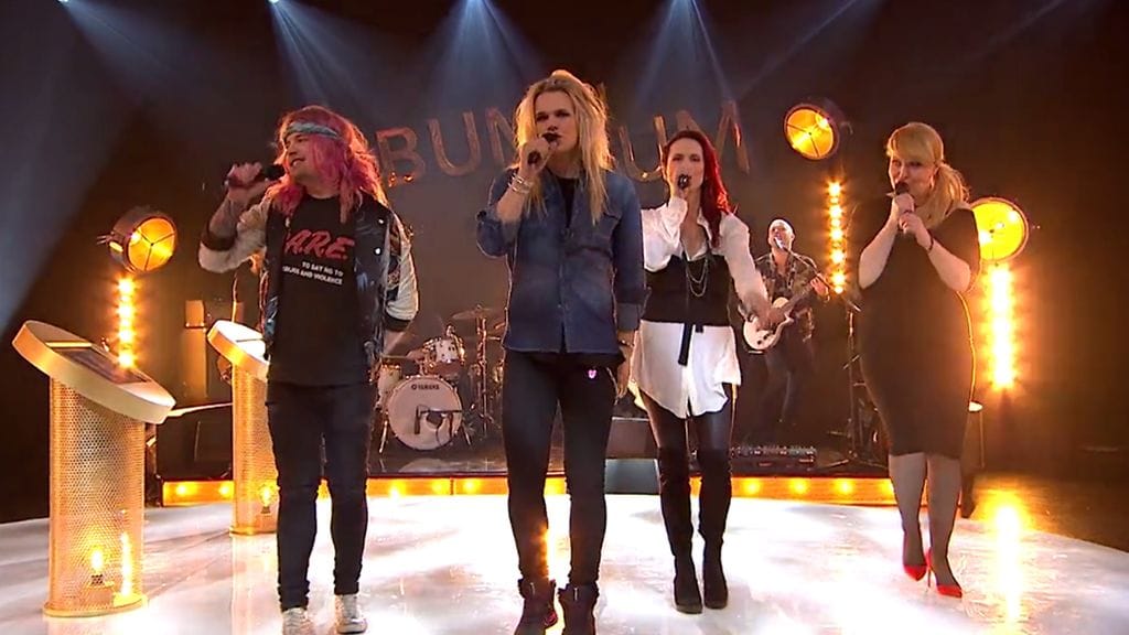 Archie Cruz, Olli Herman, Maija Vilkkumaa ja Johanna Försti esittelivat taitojaan Bumtsibumissa.