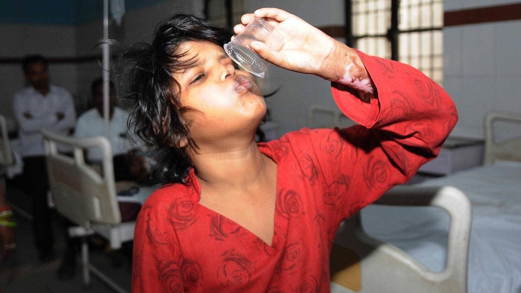 Intia apinoiden kanssa elänyt tyttö 1