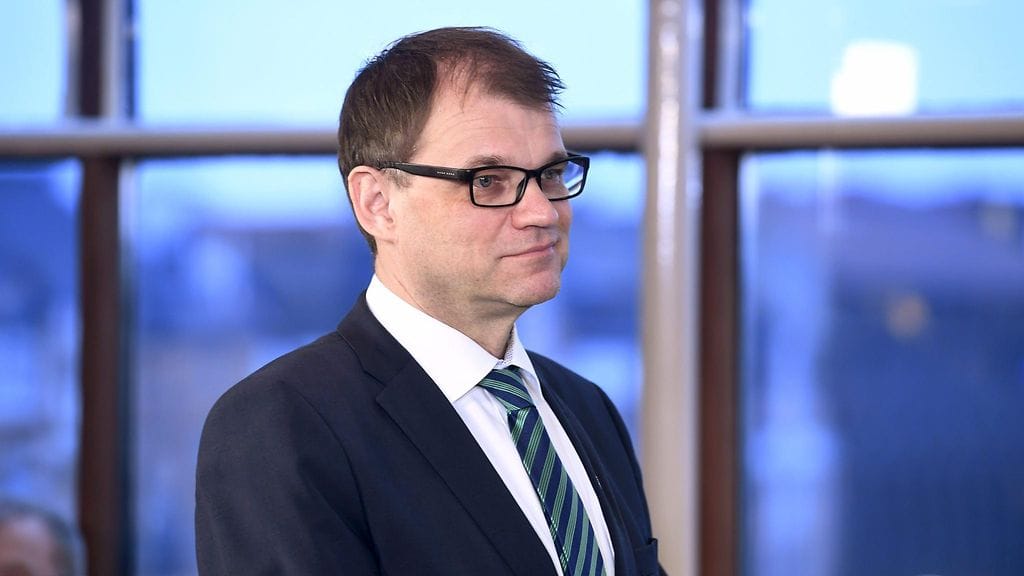 Puheenjohtaja Juha Sipilä keskustan vaalivalvojaisissa kuntavaalien vaalipäivänä ravintola Loisteessa Helsingissä 9. huhtikuuta 2017.