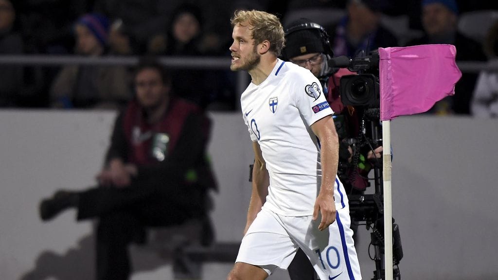 Teemu Pukki maajoukkuepaidassa lokakuussa 2016.