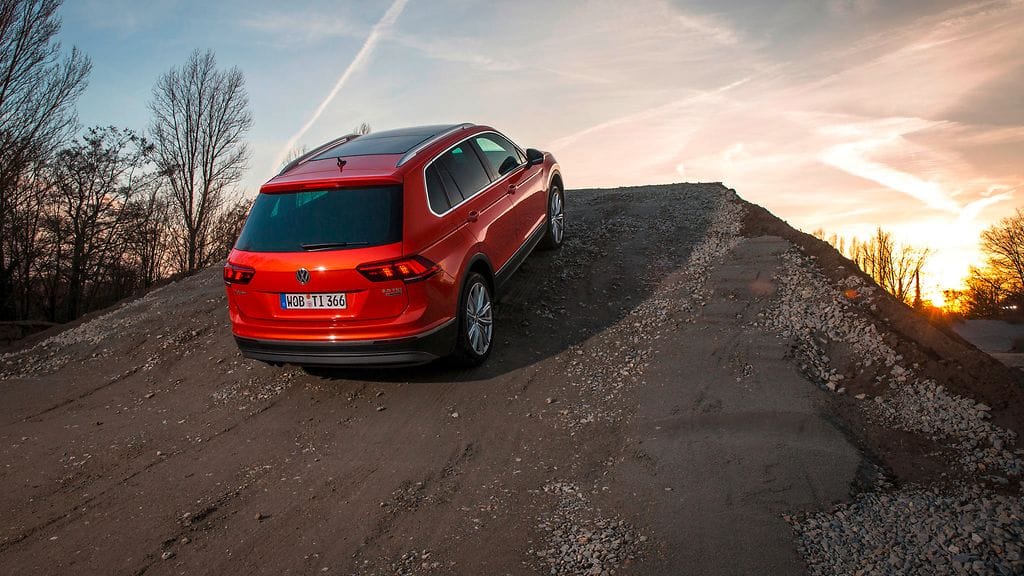 Onko kuvan Volkswagen Tiguan maailman paras auto? Se selviää varhain perjantaina Suomen aikaa.