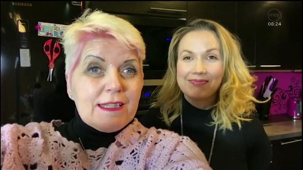 Huomenta Suomessa vierailleet tubettaja Maiju Kauppila ja Tubecon ry:n Iriz Silander.