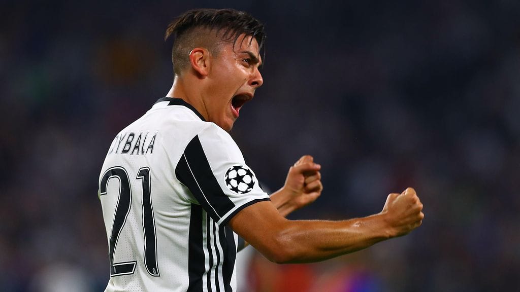 Paulo Dybala tuuletti villisti osumiaan Barcan verkkoon.