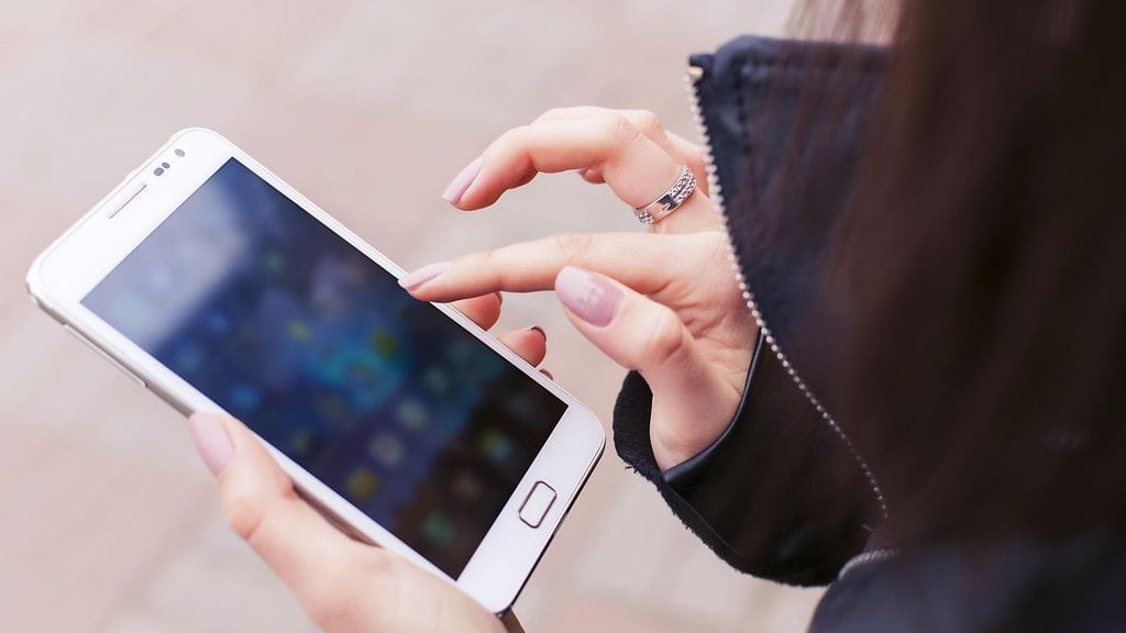 Verkkovierailu-säännöt tunnetaan myös roaming-sääntöinä.