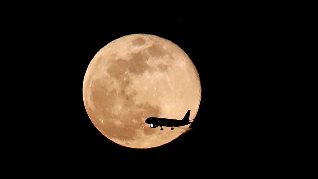 Kuka laittaisi lennot verolle? Ei nähtävästi kukaan, sillä lentoliikenteen verotus on EU-päättäjille ilmeinen tabu.