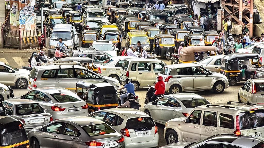 Intian viranomaiset ovat ryhtyneet kamppailemaan saasteongelmia vastaan.