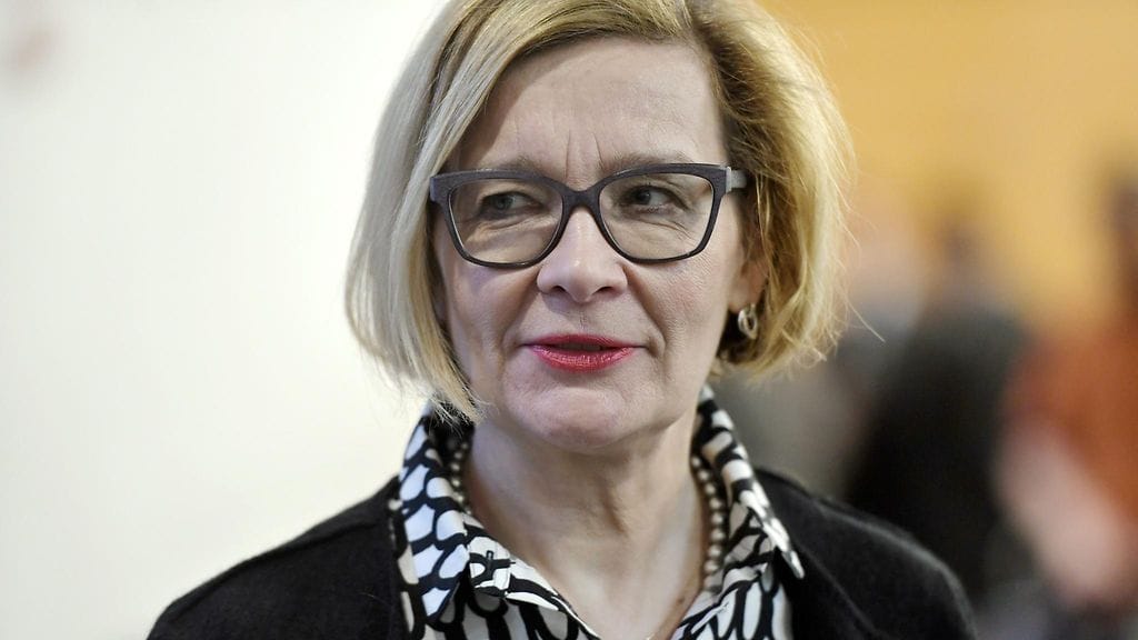 Sisäministeri Paula Risikon mukaan Manchesterin iskulla ei näytä olevan yhteyksiä Suomeen.