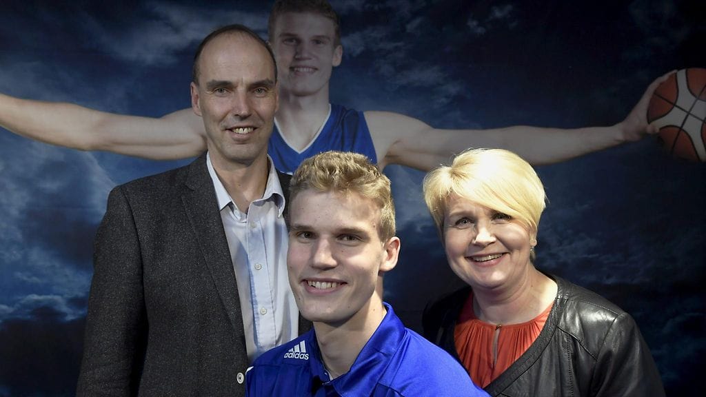 Pekka, Lauri ja Riikka Markkanen.