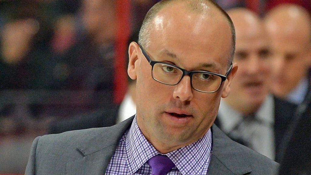 Detroit Red Wings -luotsi Jeff Blashill valmentaa USA:n MM-joukkuetta.