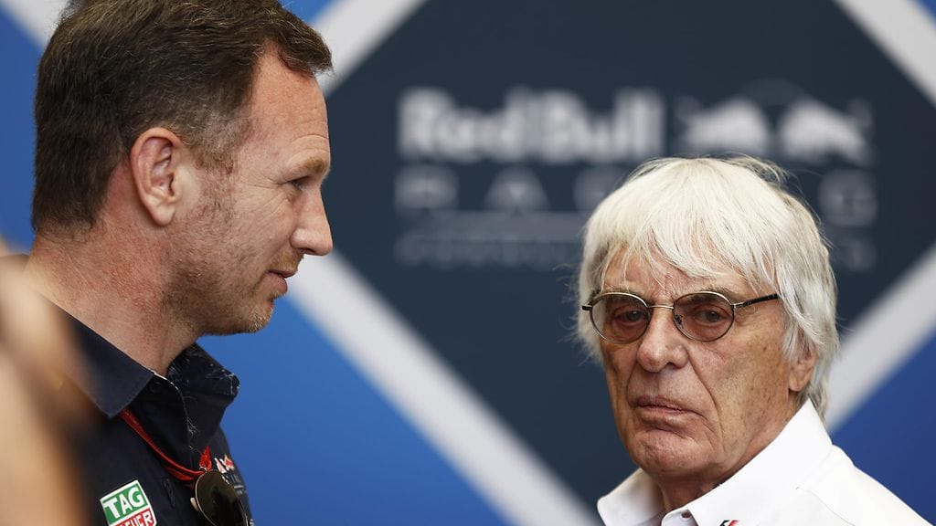 Bernie Ecclestone (oik.) tapasi Bahrainissa muun muassa Red Bullin tallipäällikön Christian Hornerin.