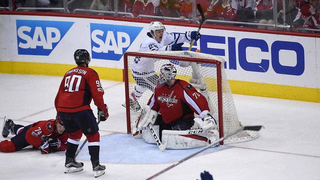 Kasperi Kapanen ratkaisi voiton Torontolle.