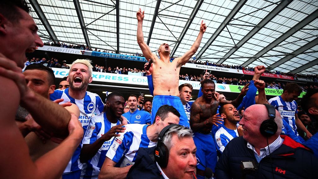 Paidaton Anthony Knockaert johti Brightonin nousujuhlia.