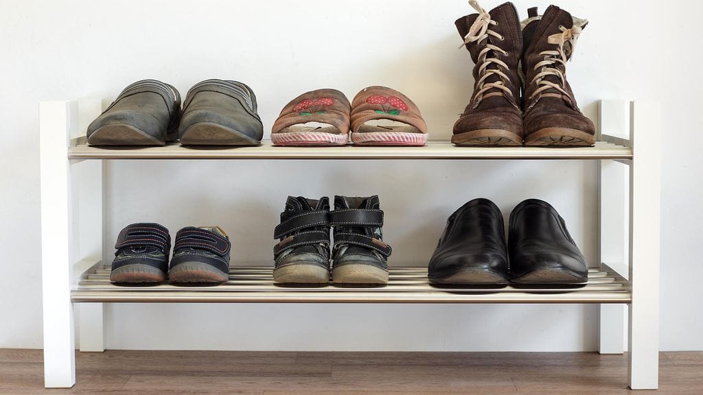 Tutkijat suosittelevat riisumaan ulkokengät heti ulko-ovella.