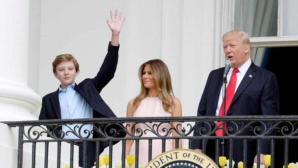 Barron Trump, Melania Trump, Donald Trump Valkoisessa talossa 17.4.2017.