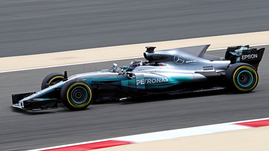 Valtteri Bottas testasi ilman T-siipeä.