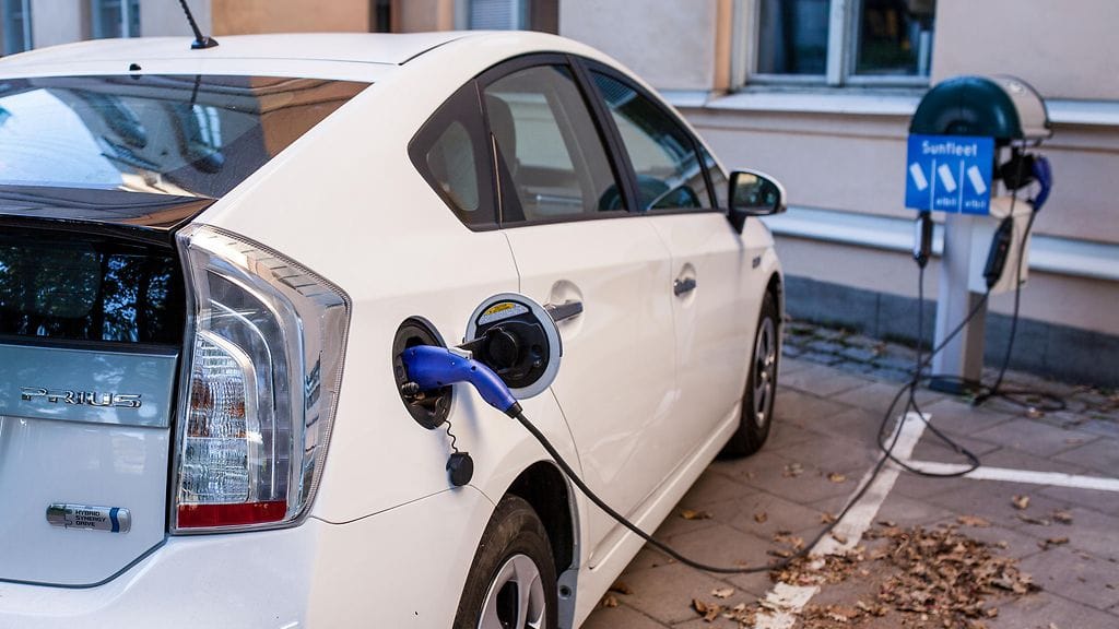 Ladattava hybridi on päästöjen kannalta erittäin vahva ratkaisu, kun päivittäiset ajot ovat lyhyehköjä.