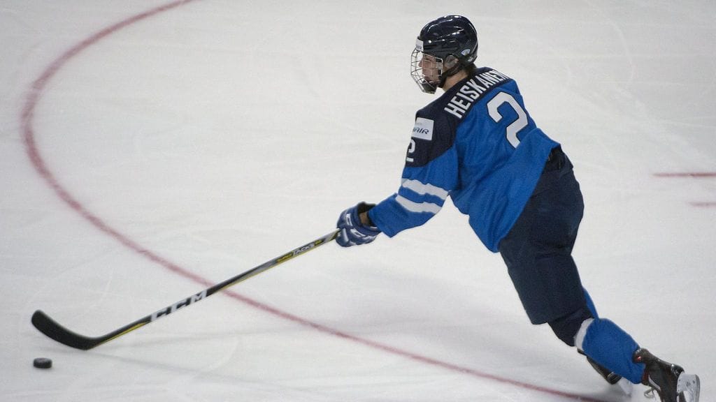 Miro Heiskanen alle 20-vuotiaiden MM-kisoissa viime joulukuussa.