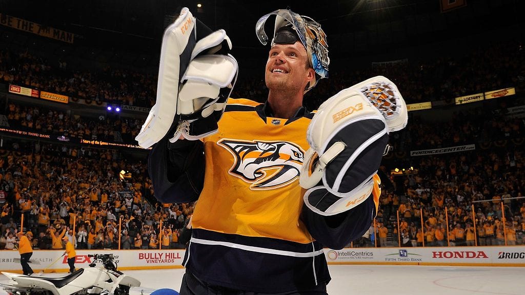 Pekka Rinne oli yhtä hymyä neljännen ottelun jälkeen.