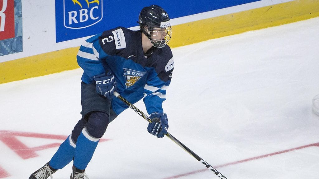 Miro Heiskanen U18-kisoissa keväällä.