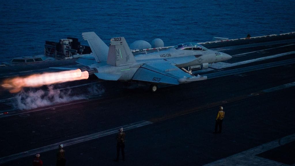 Yhdysvaltain laivaston julkaisema kuva USS Carl Vinsonin kannelta 20. huhtikuuta 2017.