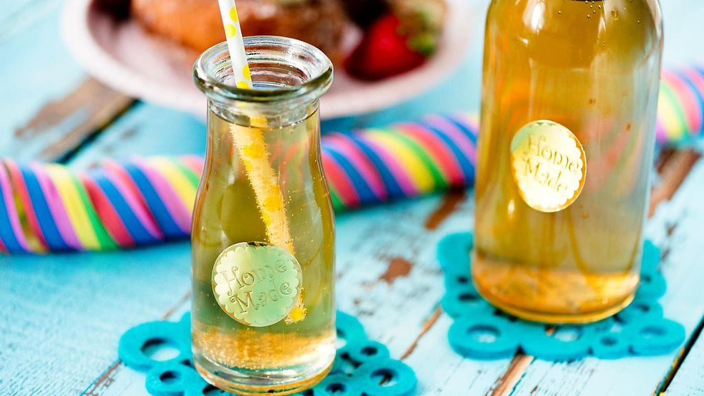 Sima kuuluu vappuun! Nappaa perinteinen ja helppo ohje.