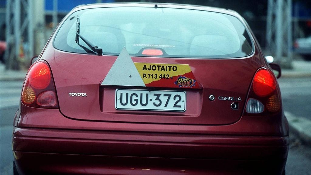 Ajokouluopetuksen hinnoissa on suuria eroja.