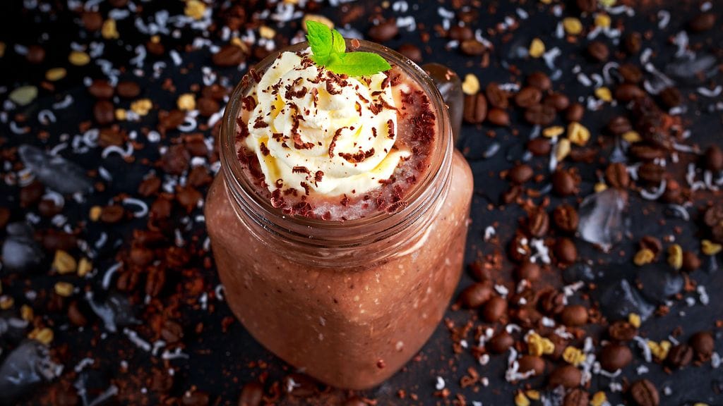 Kahvismoothie valmistetaan kylmään suodatinkahviin.