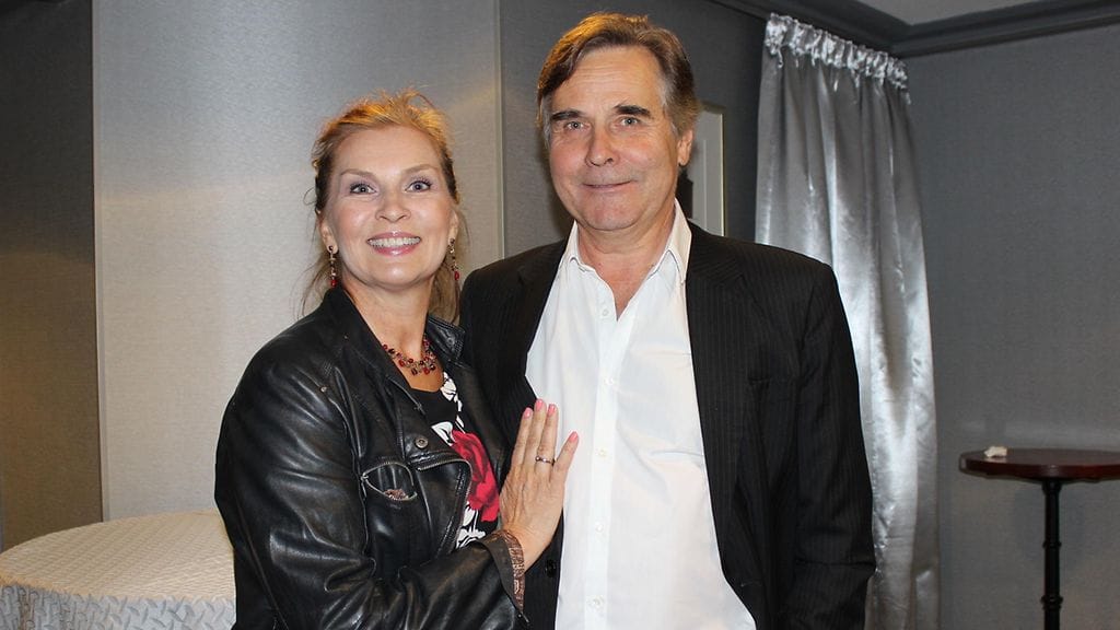 Sari Havas ja hänen miesystävänsä Risto käväisivät Granon hyvinvointitapahtumassa ennen vuosipäivänsä illanviettoa.