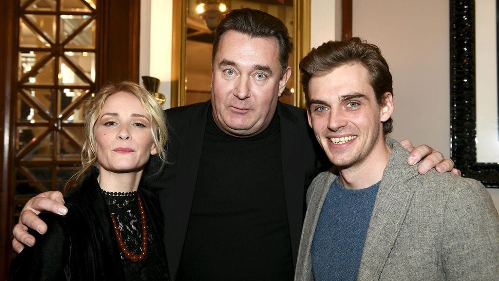 Malla Malmivaara, Timo Koivusalo ja Lauri Tilkanen Olavi Virta -pressi 26.4.2017